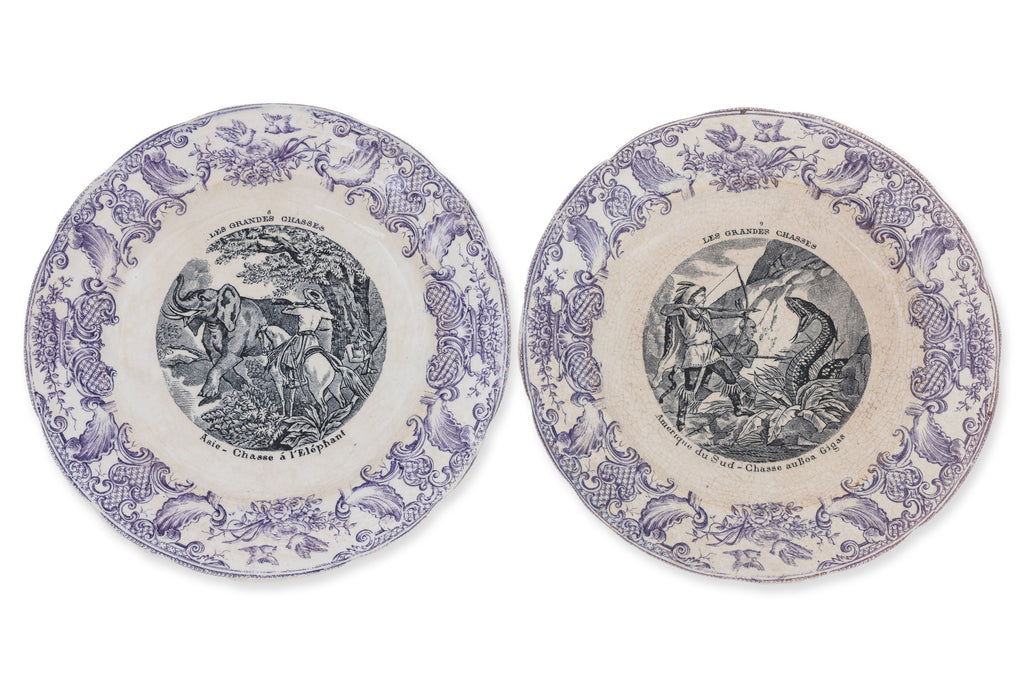 A PART SET OF FOUR FRENCH OPAQUE DE GIEN 'LES GRANDE CHASSES' PORCELAIN PLATES