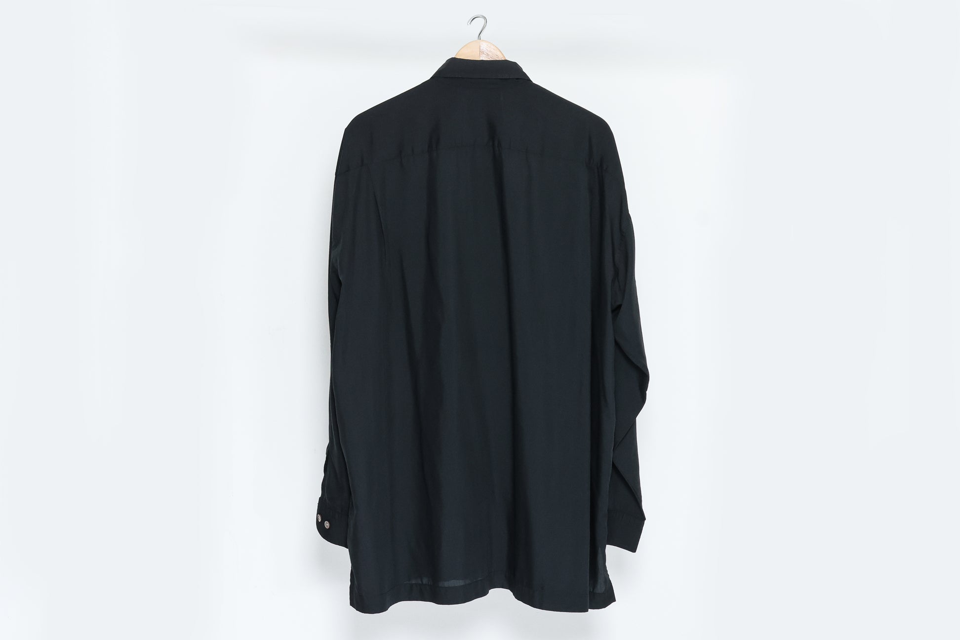 ISSEY MIYAKE MEN - A BLACK BUTTON-UP SHIRT