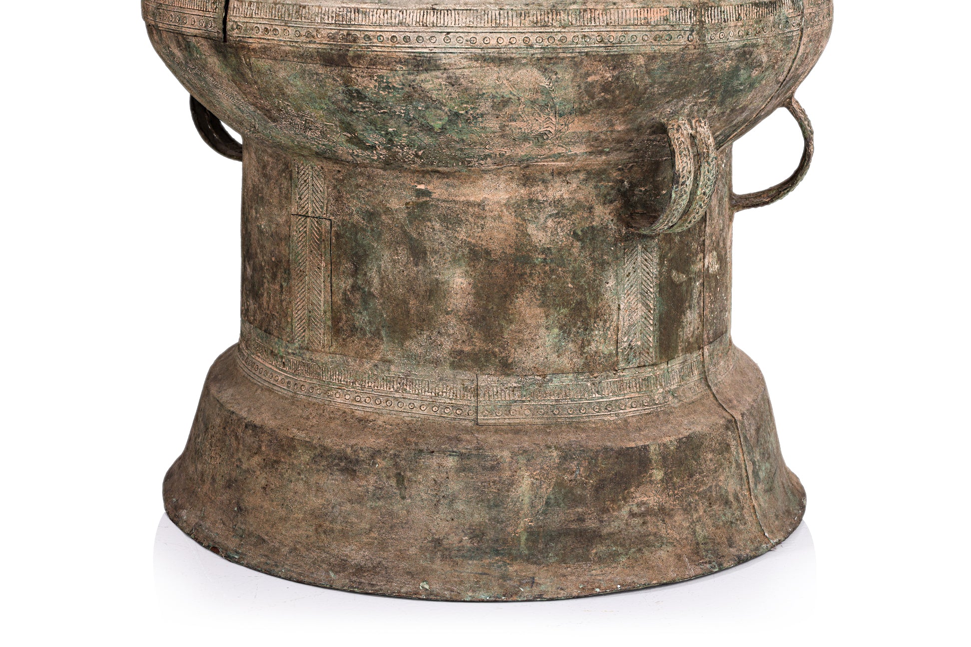 A LARGE VIETNAMESE BRONZE RAIN DRUM
