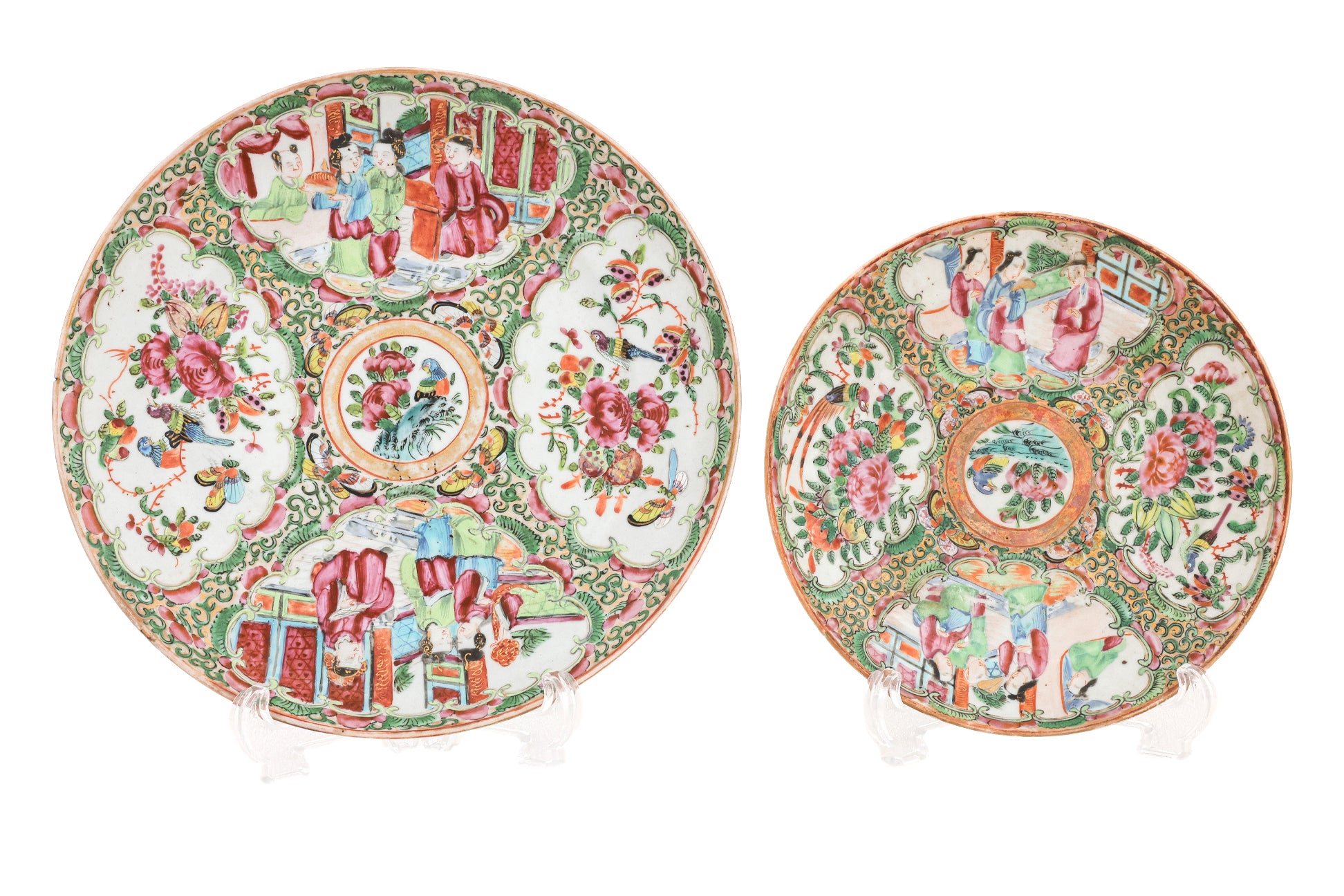 A GROUP OF THREE CANTON ROSE MEDALLION PORCELAIN OBJECTS