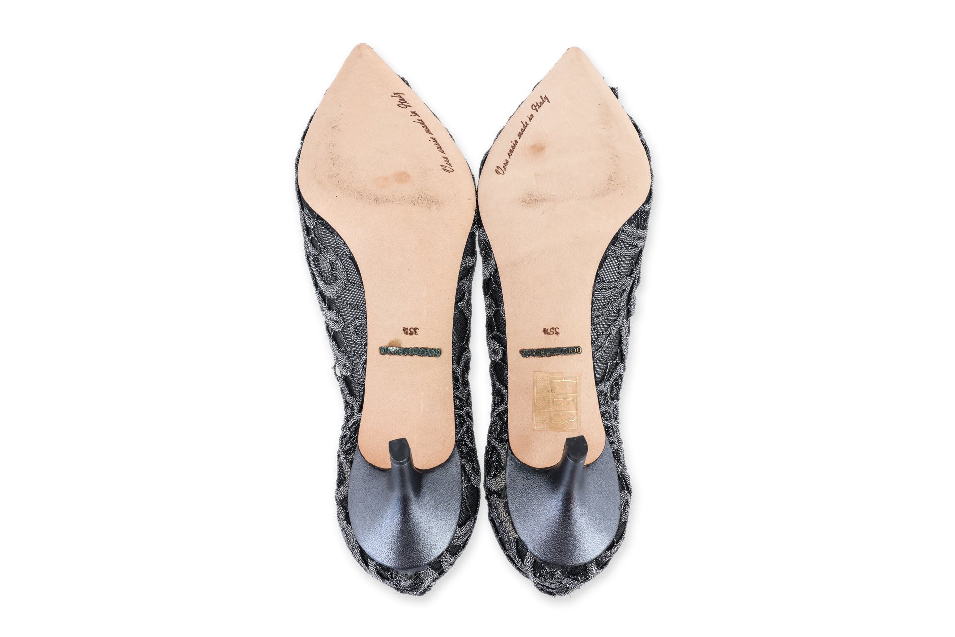 DOLCE & GABBANA – A PAIR OF ANTHRACITE ‘BELLUCCI’ EMBELLISHED LACE PUMPS
