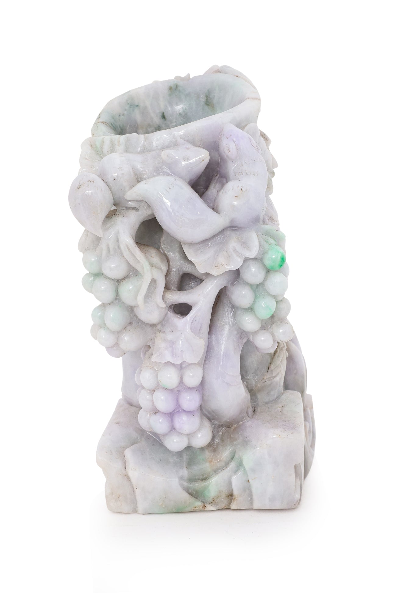 A JADEITE MODEL OF A BAMBOO WITH SQUIRRELS AND GRAPES