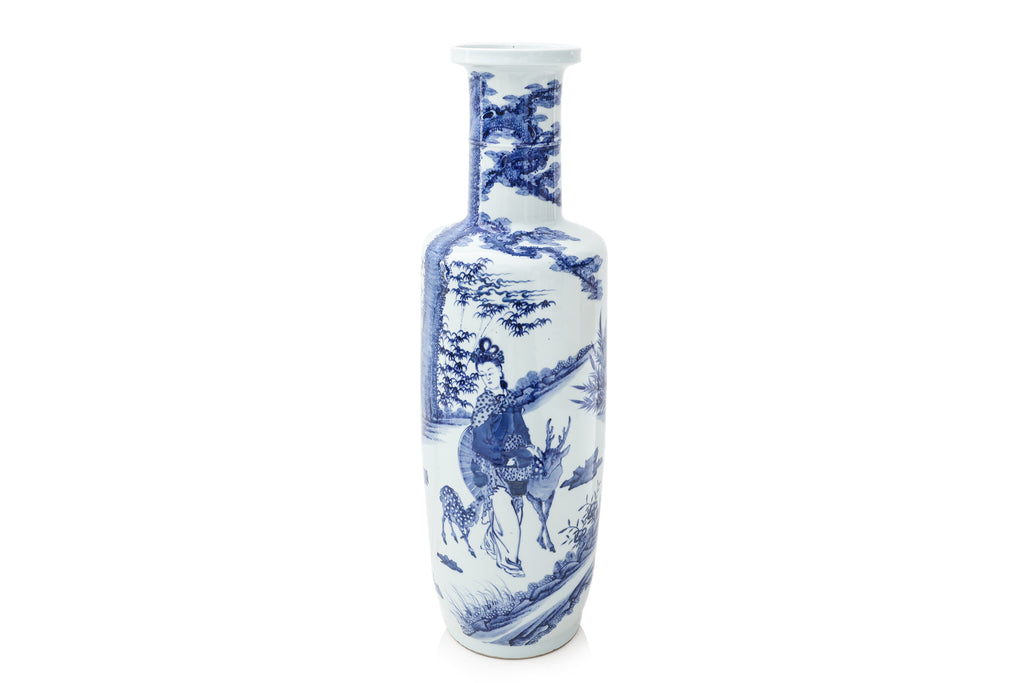 A LARGE BLUE AND WHITE 'IMMORTALS' ROULEAU VASE