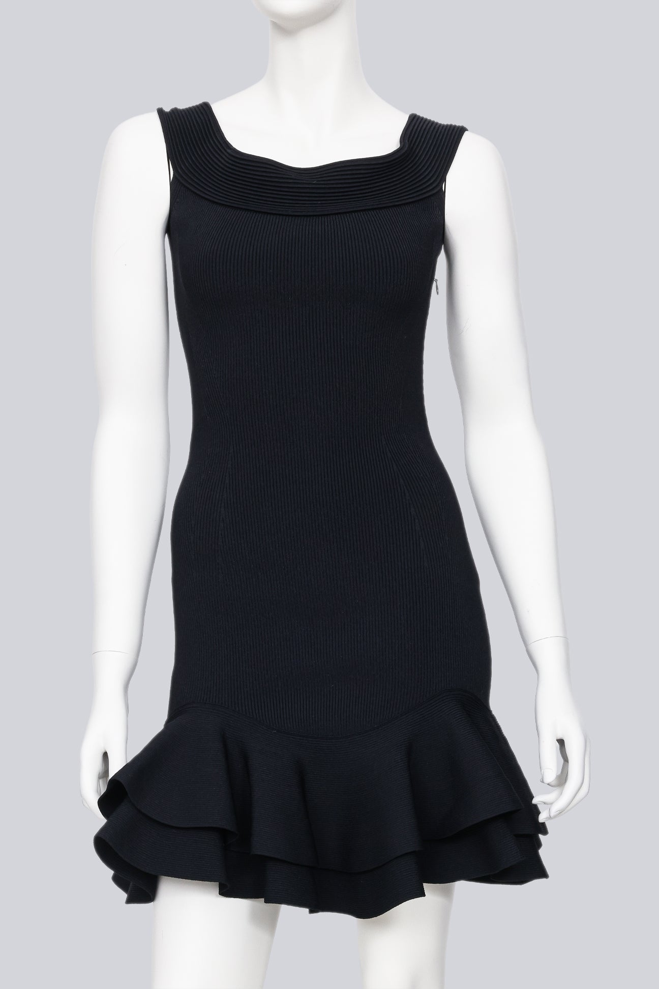 ALEXANDER MCQUEEN - A BLACK KNIT DRESS