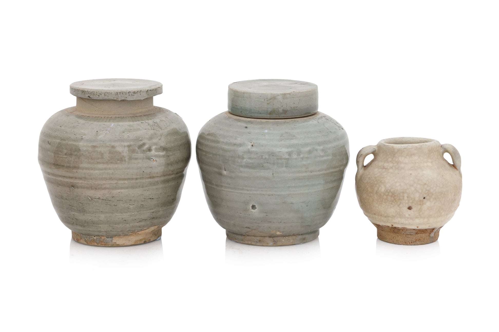 A GROUP OF ASSORTED GLAZED POTTERY