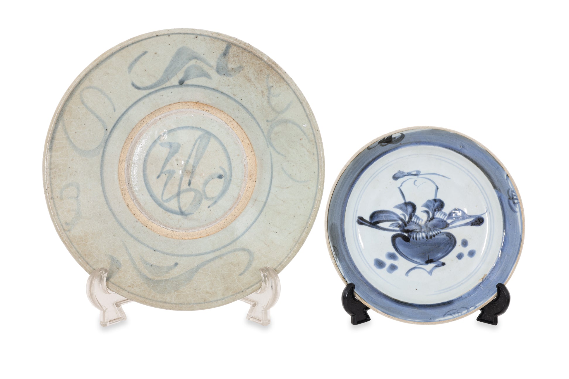 A GROUP OF EIGHT BLUE AND WHITE WARES