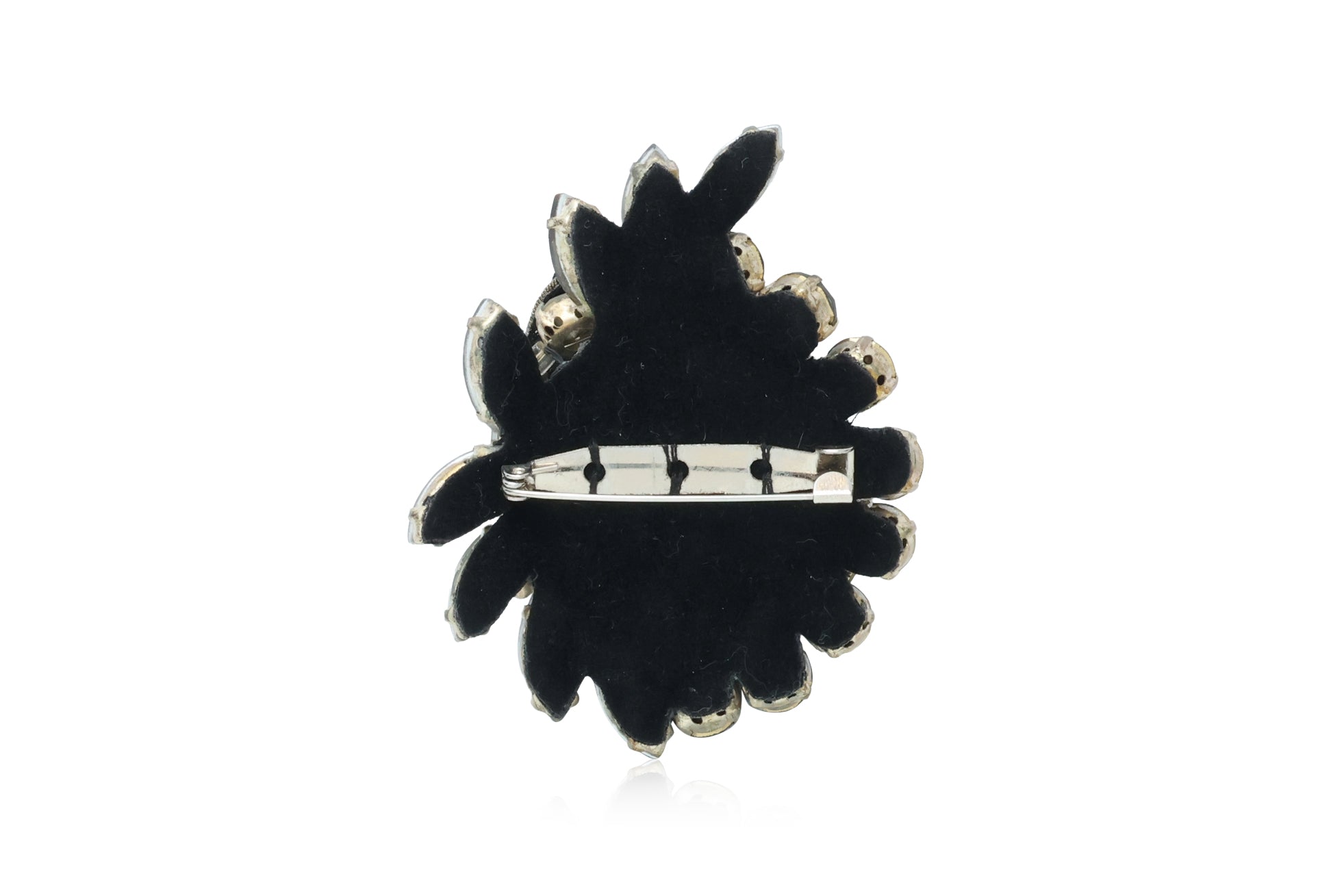 N°21 - A RHINESTONE 'PEAR' BROOCH
