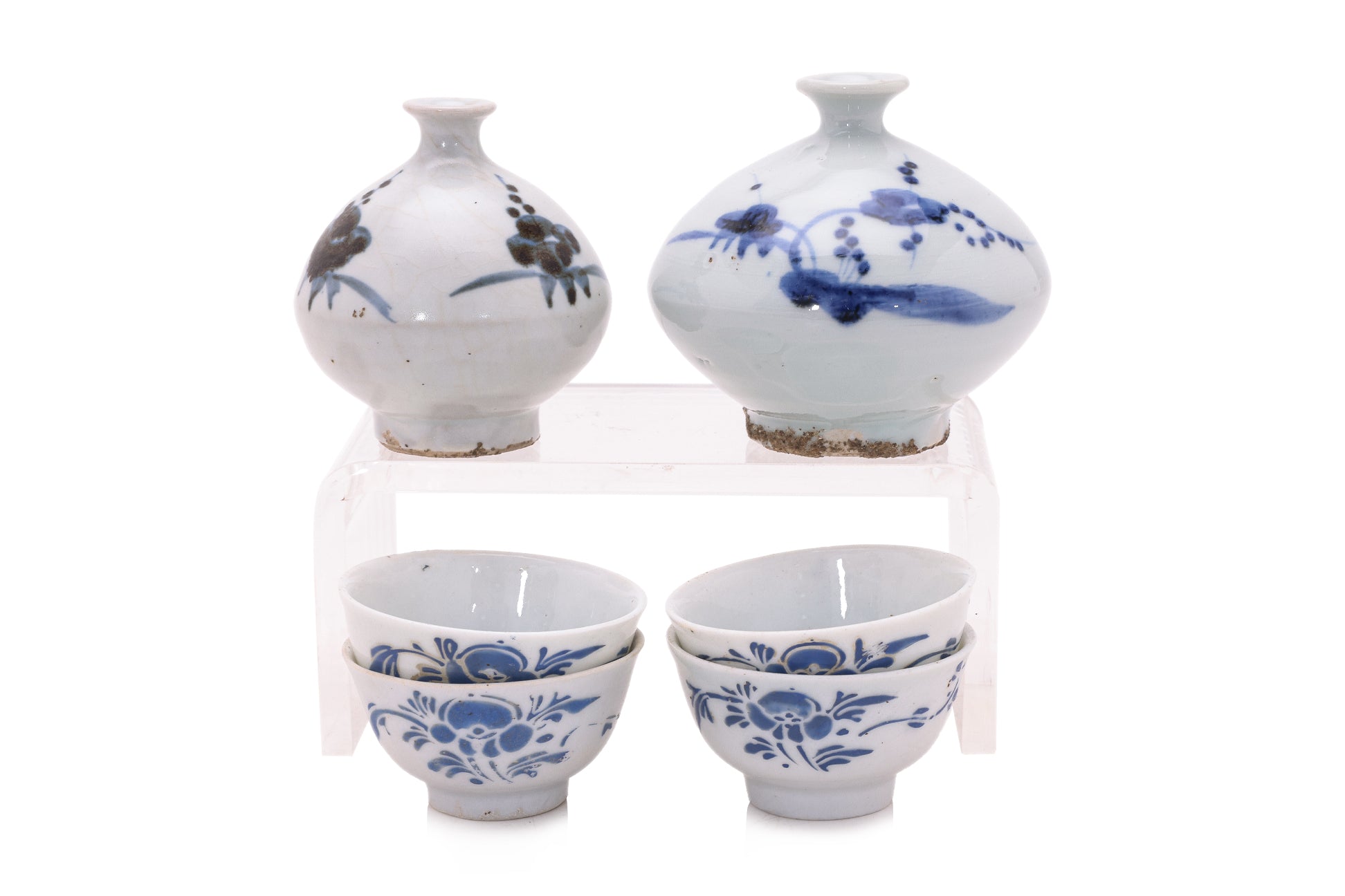A GROUP OF BLUE AND WHITE PORCELAIN