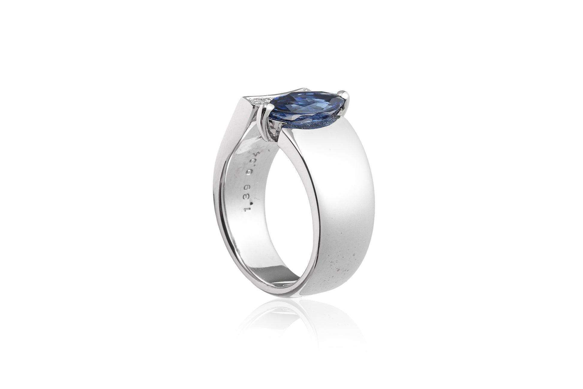 A SAPPHIRE AND DIAMOND RING BY TASAKI