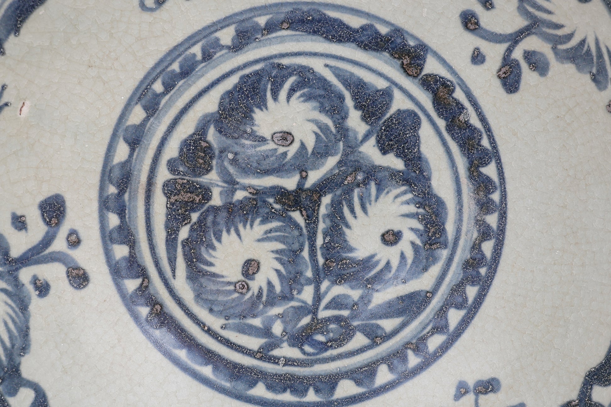TWO LARGE BLUE AND WHITE SWATOW DISHES