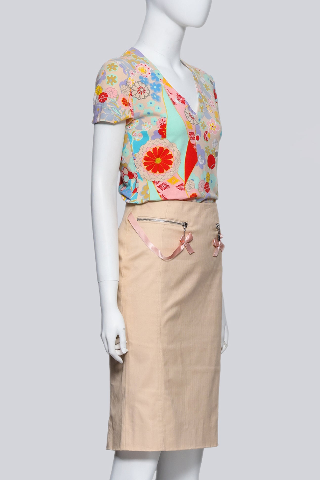 JOHN GALLIANO - A FLORAL SHIRT AND BEIGE SKIRT ENSEMBLE