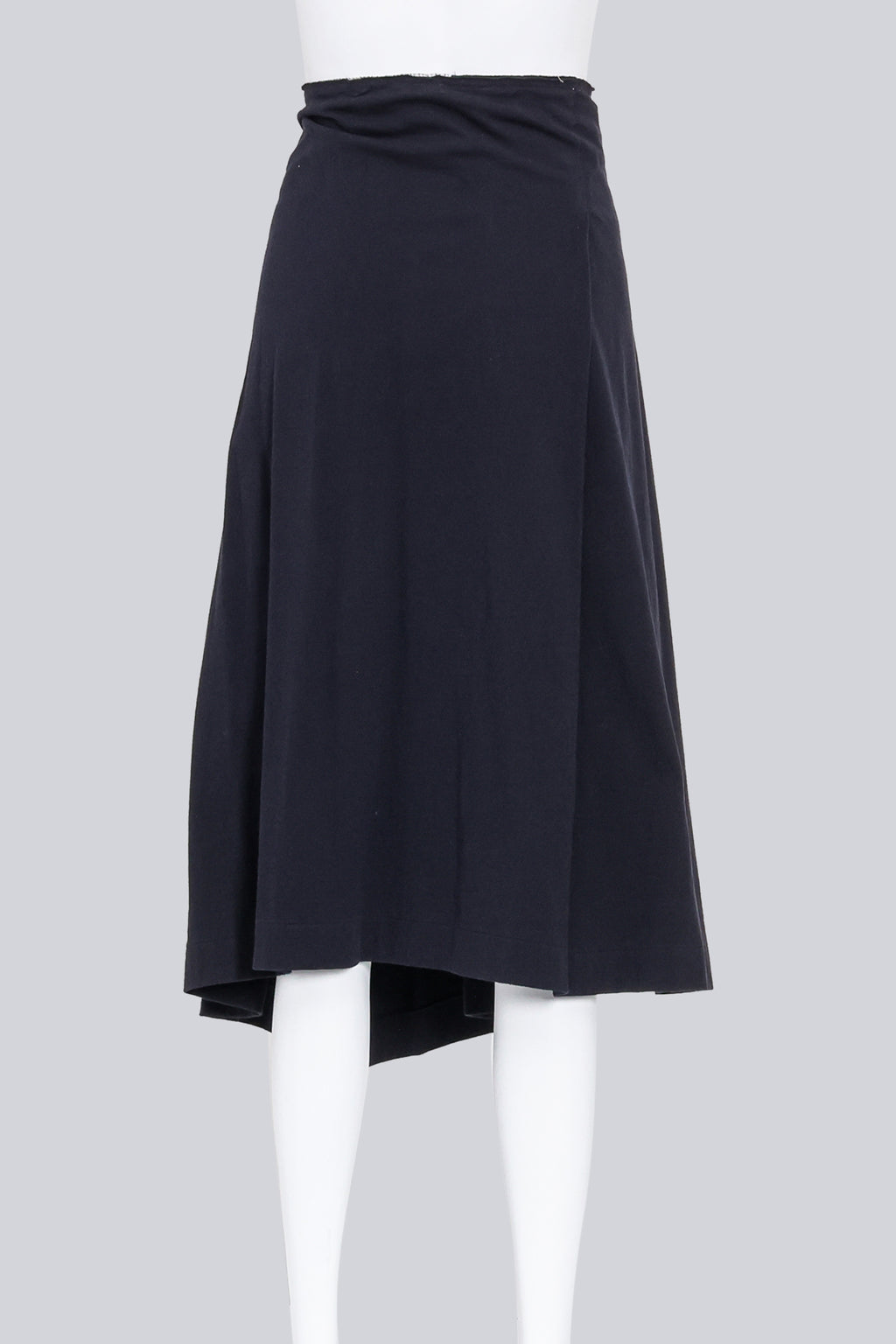 Y'S YOHJI YAMAMOTO - A NAVY COTTON MIDI SKIRT WITH A BELT CINCHED WAISTLINE