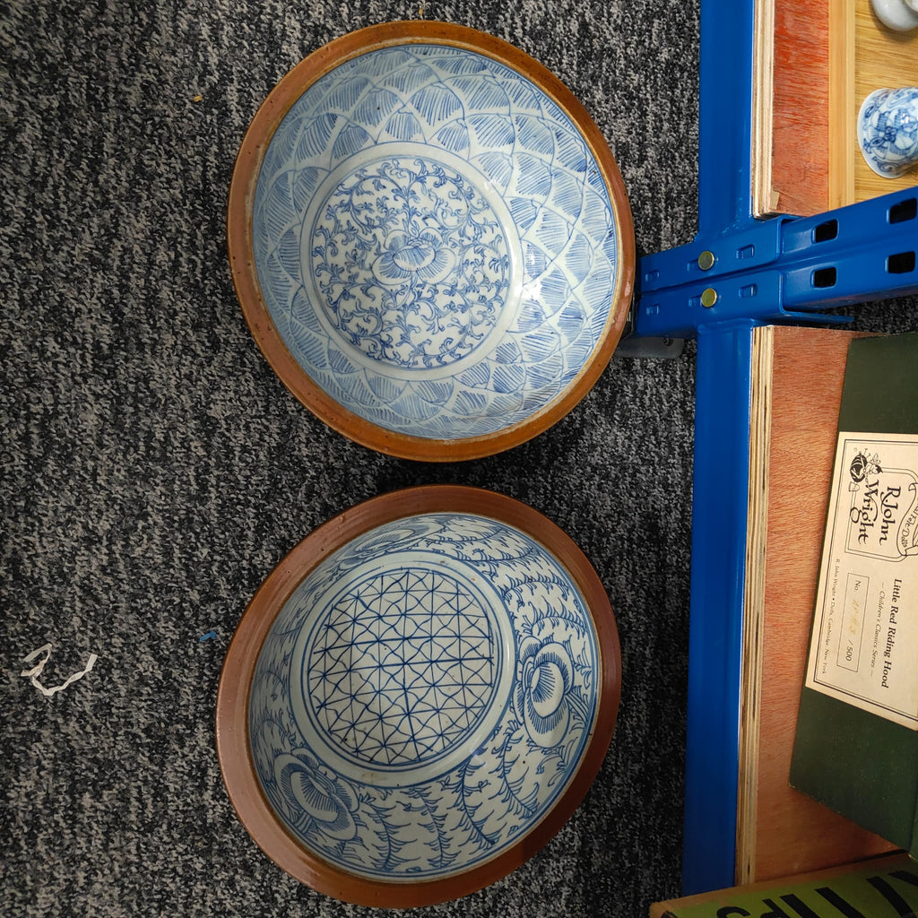 TWO LARGE BLUE AND WHITE 'SWEET PEA' BOWLS