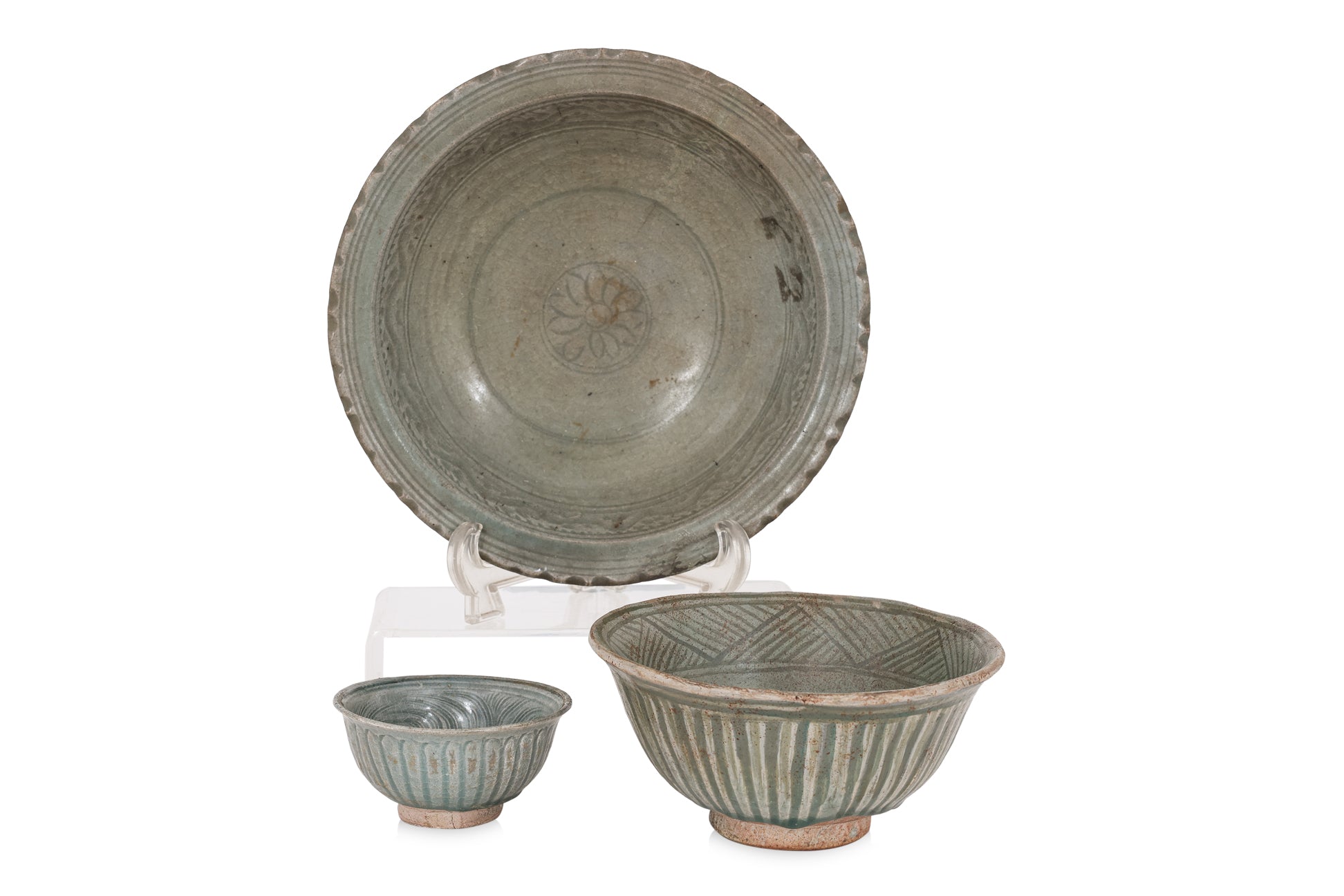 A GROUP OF THREE THAI CELADON BOWLS