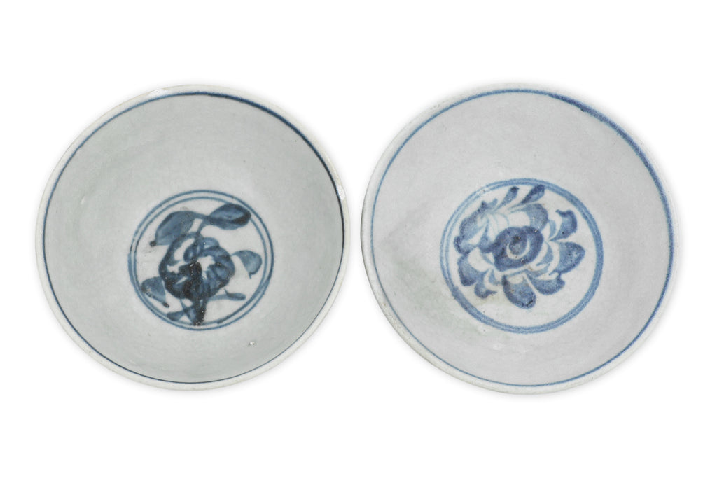 A GROUP OF SIX BLUE AND WHITE WARES