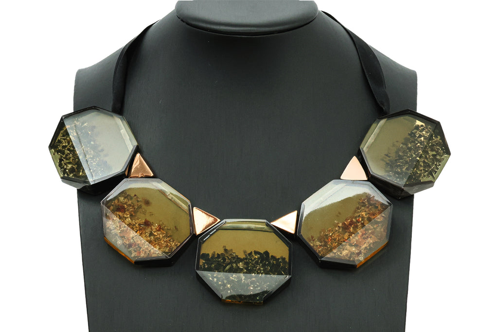MARNI - A STATEMENT NECKLACE