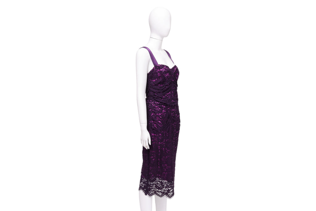 A DOLCE & GABBANA PURPLE LACE DRESS