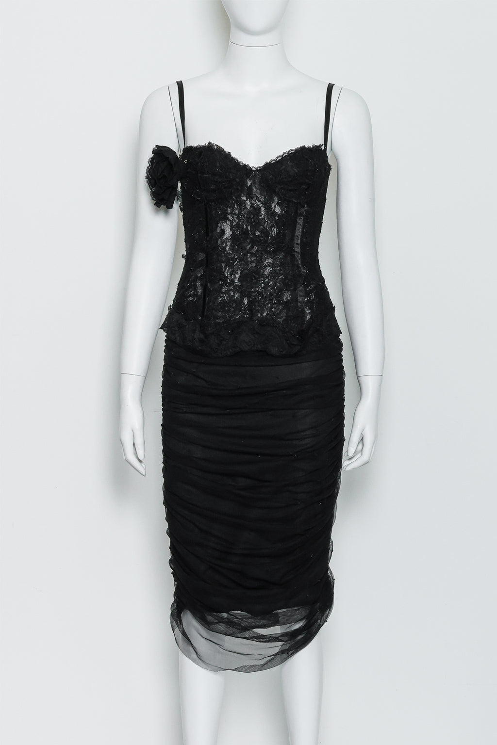 VIVIENNE TAM - A BLACK LACE AND TULLE EVENING DRESS WITH LACE FLORAL MOTIF TO BODICE