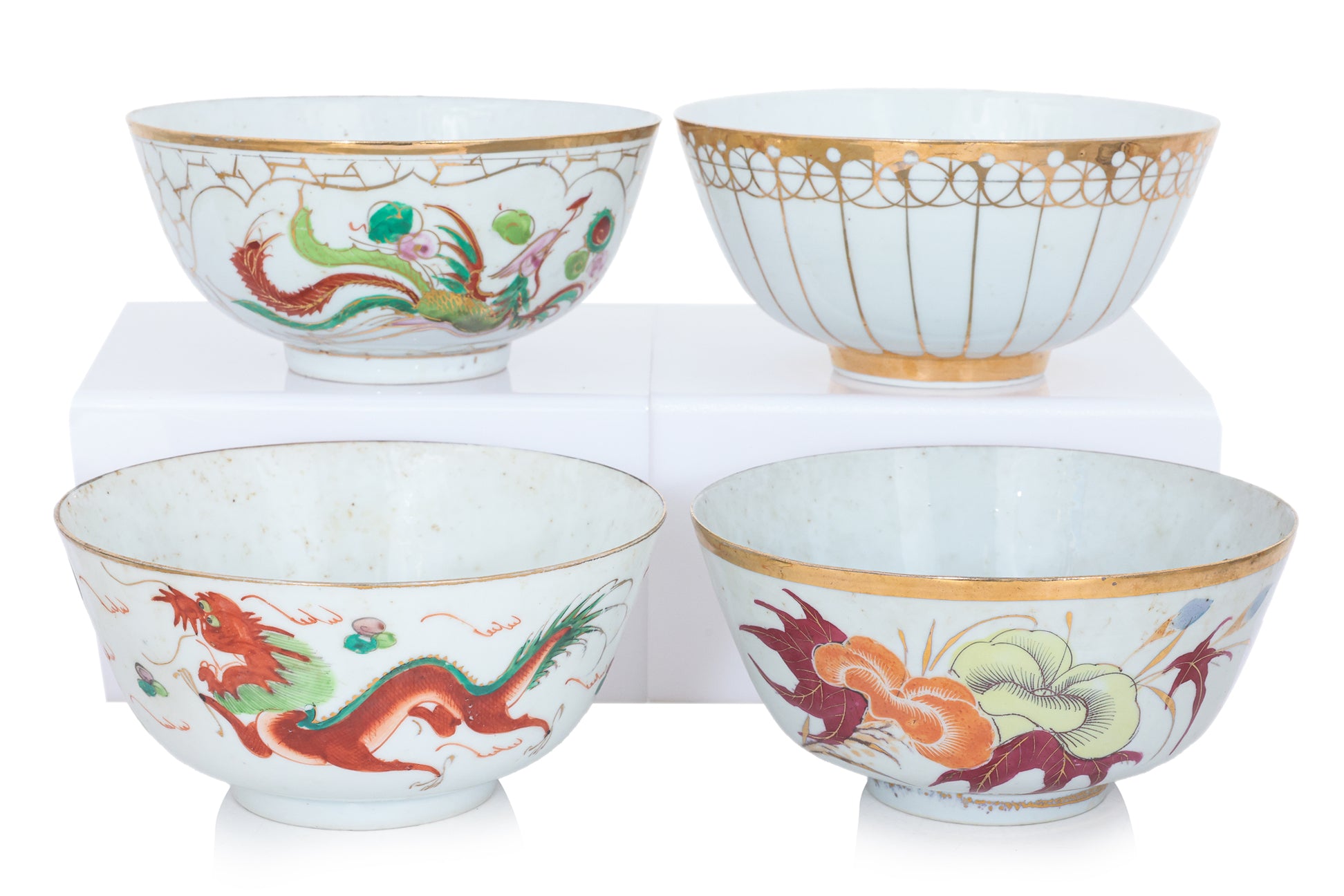 A HARLEQUIN WHITE AND GOLD DINNER SET