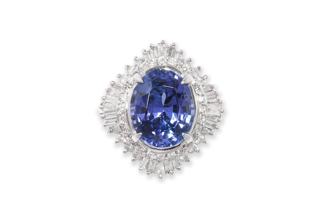 A TANZANITE AND DIAMOND CLUSTER RING