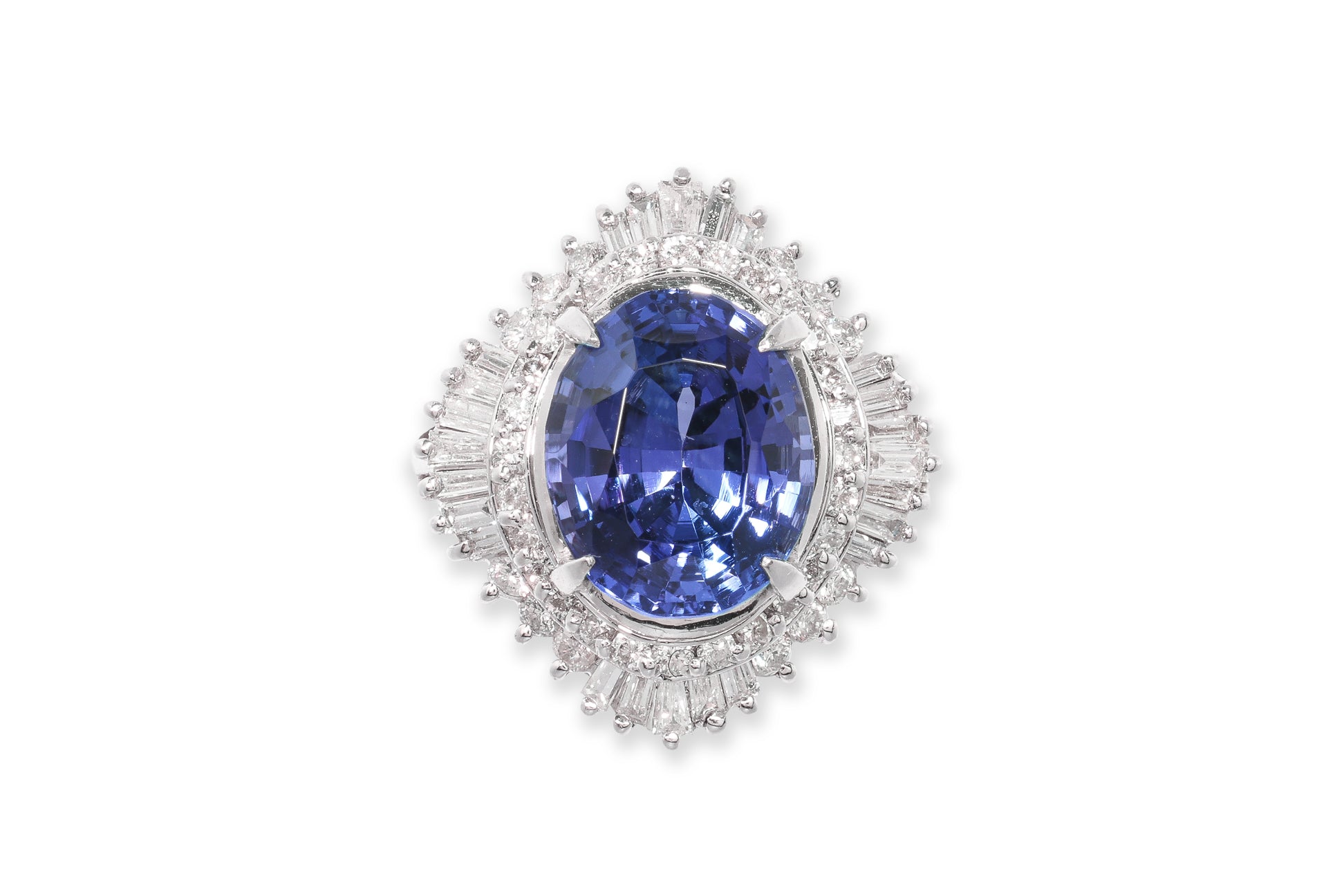A TANZANITE AND DIAMOND CLUSTER RING