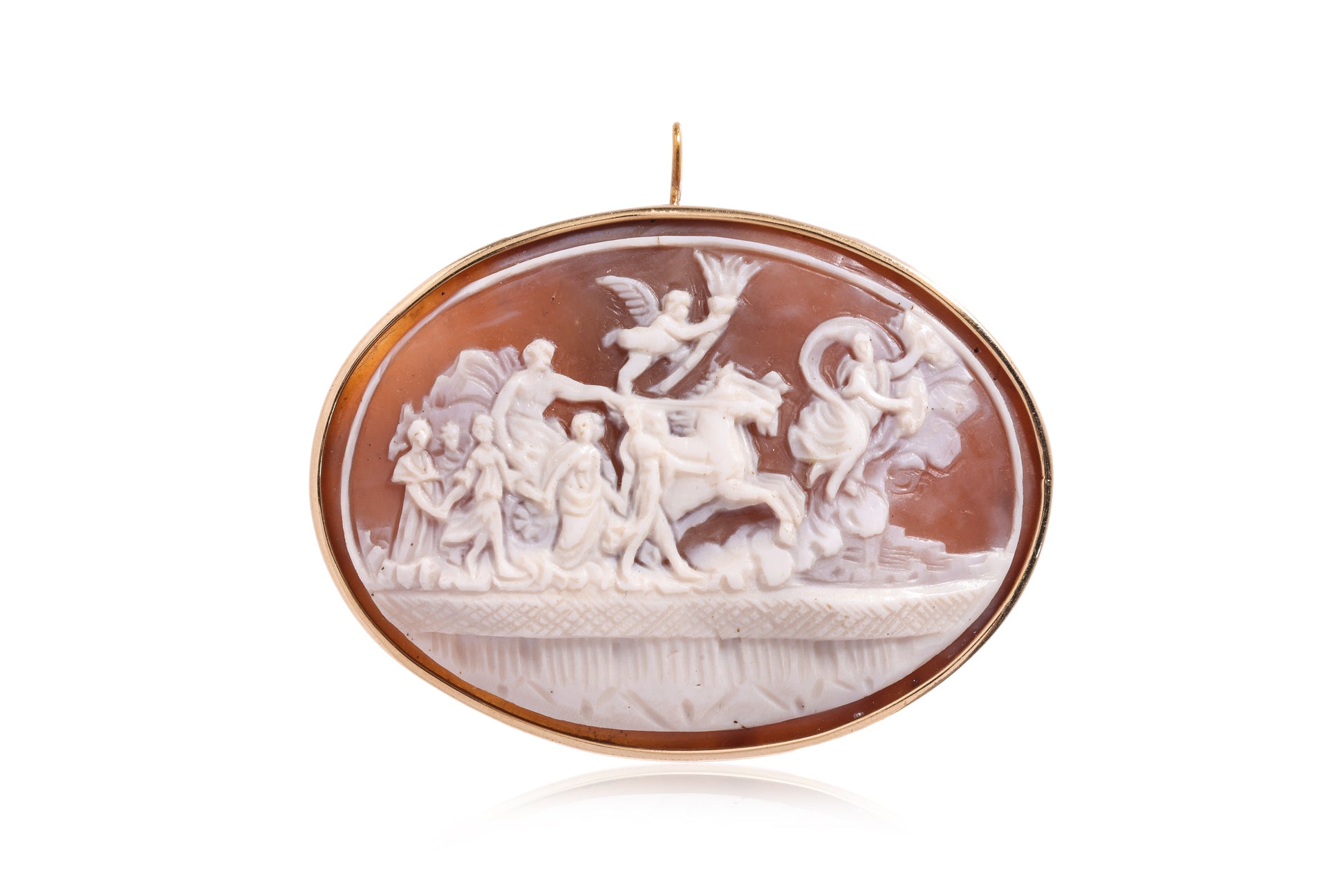 A SHELL CAMEO BROOCH