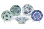 A GROUP OF BLUE AND WHITE PLATES AND A SWEET PEA BOWL