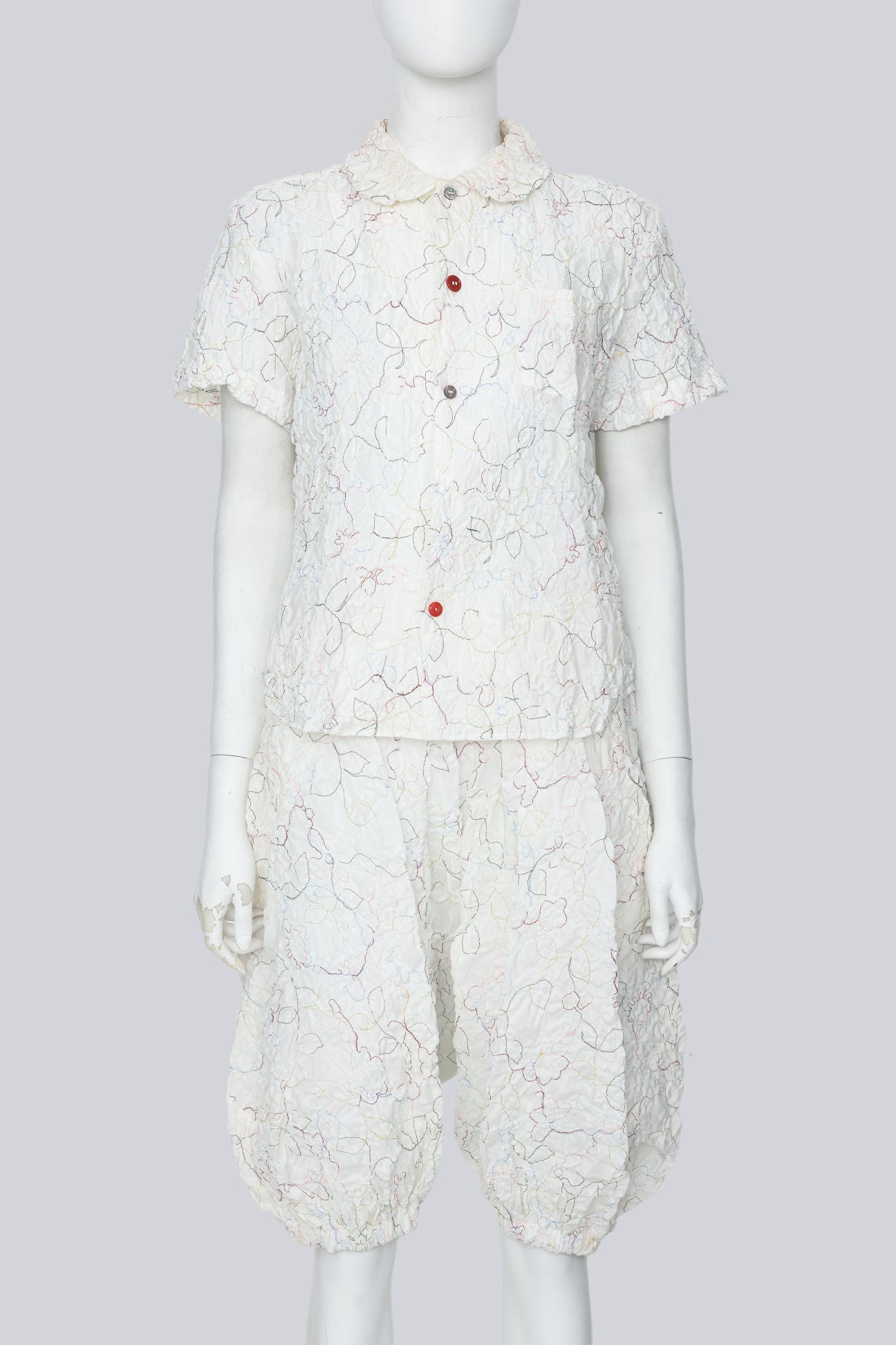 COMME DES GARÇONS TAO - A 2010 WHITE RUCHED SET WITH MULTICOLORED QUILTING