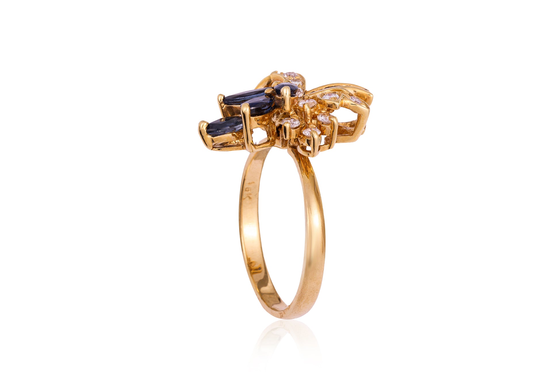 A SAPPHIRE AND DIAMOND PENDANT RING CONVERTIBLE