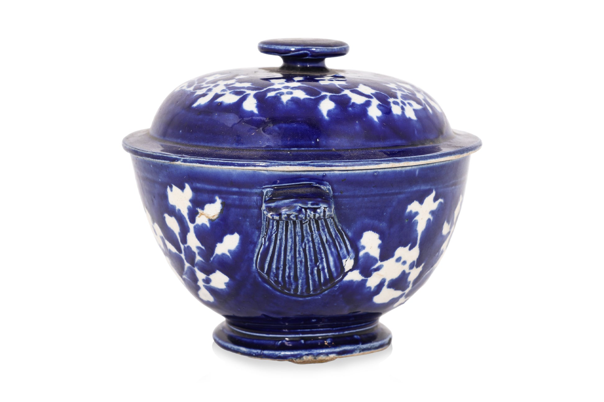 A BLUE AND WHITE BOWL AND COVER