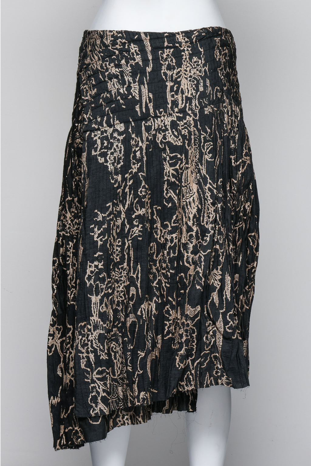 AKIRA - A BLACK AND GOLD FLORAL PRINT SKIRT