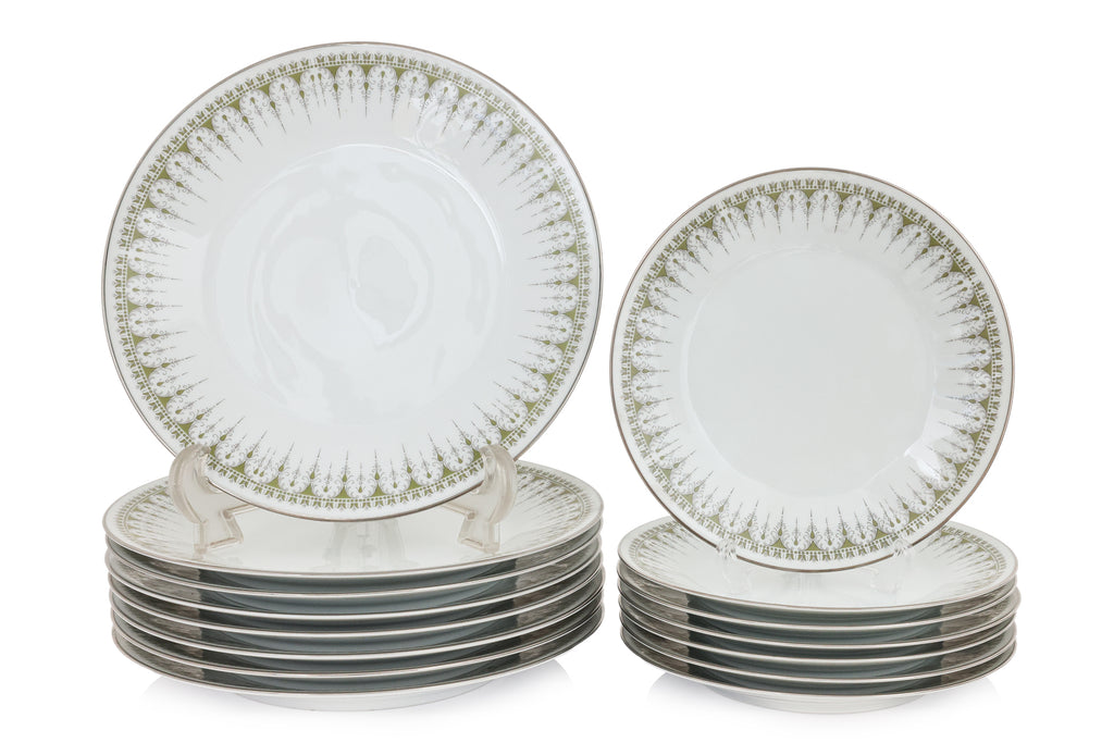 A NORITAKE 'KAMBROOK' PATTERN PART DINNER AND TEA SERVICE