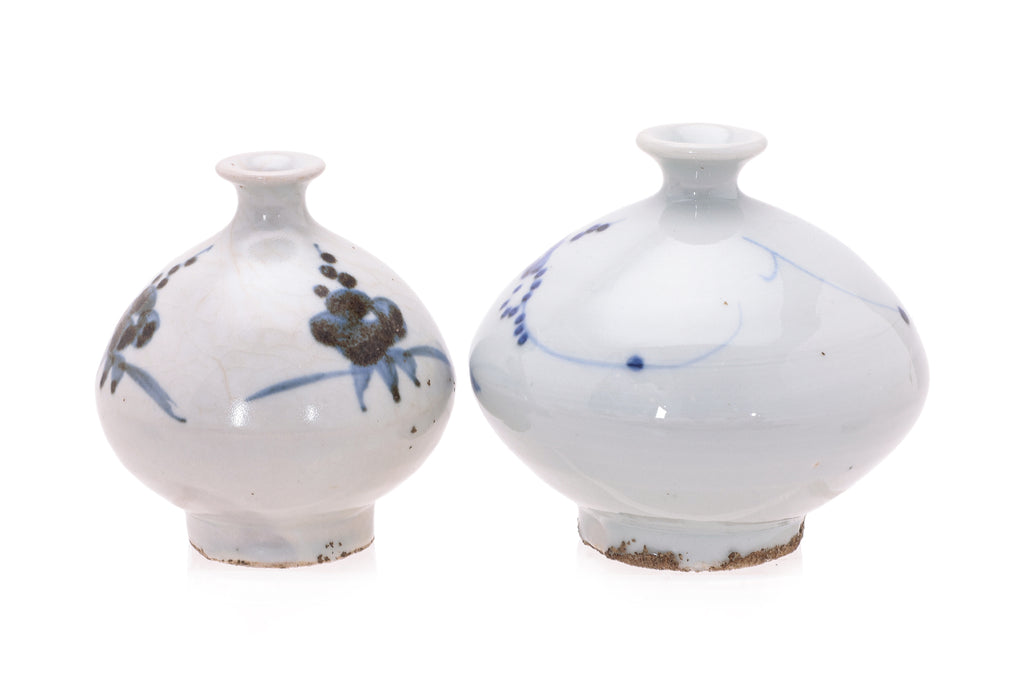 A GROUP OF BLUE AND WHITE PORCELAIN