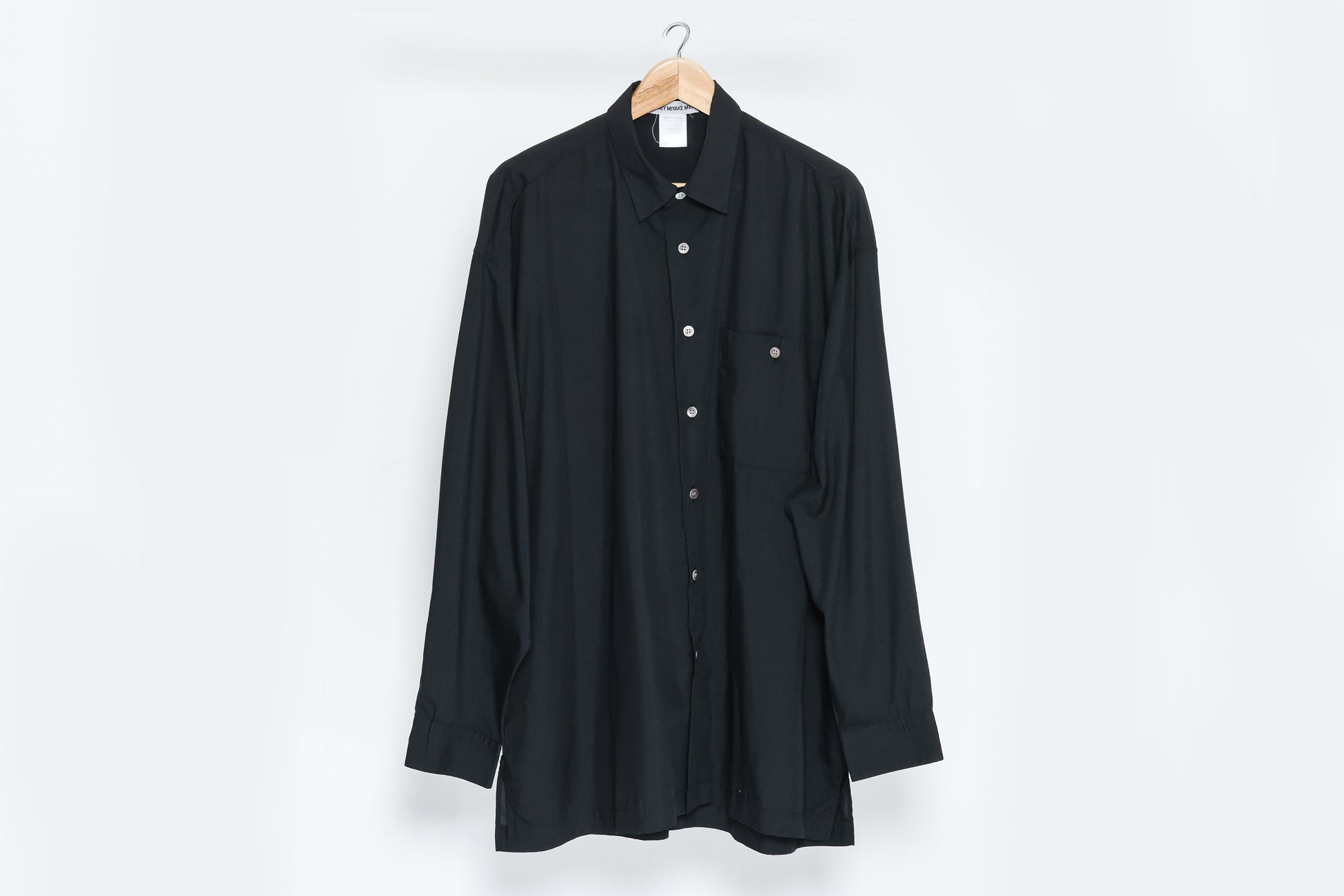 ISSEY MIYAKE MEN - A BLACK BUTTON-UP SHIRT