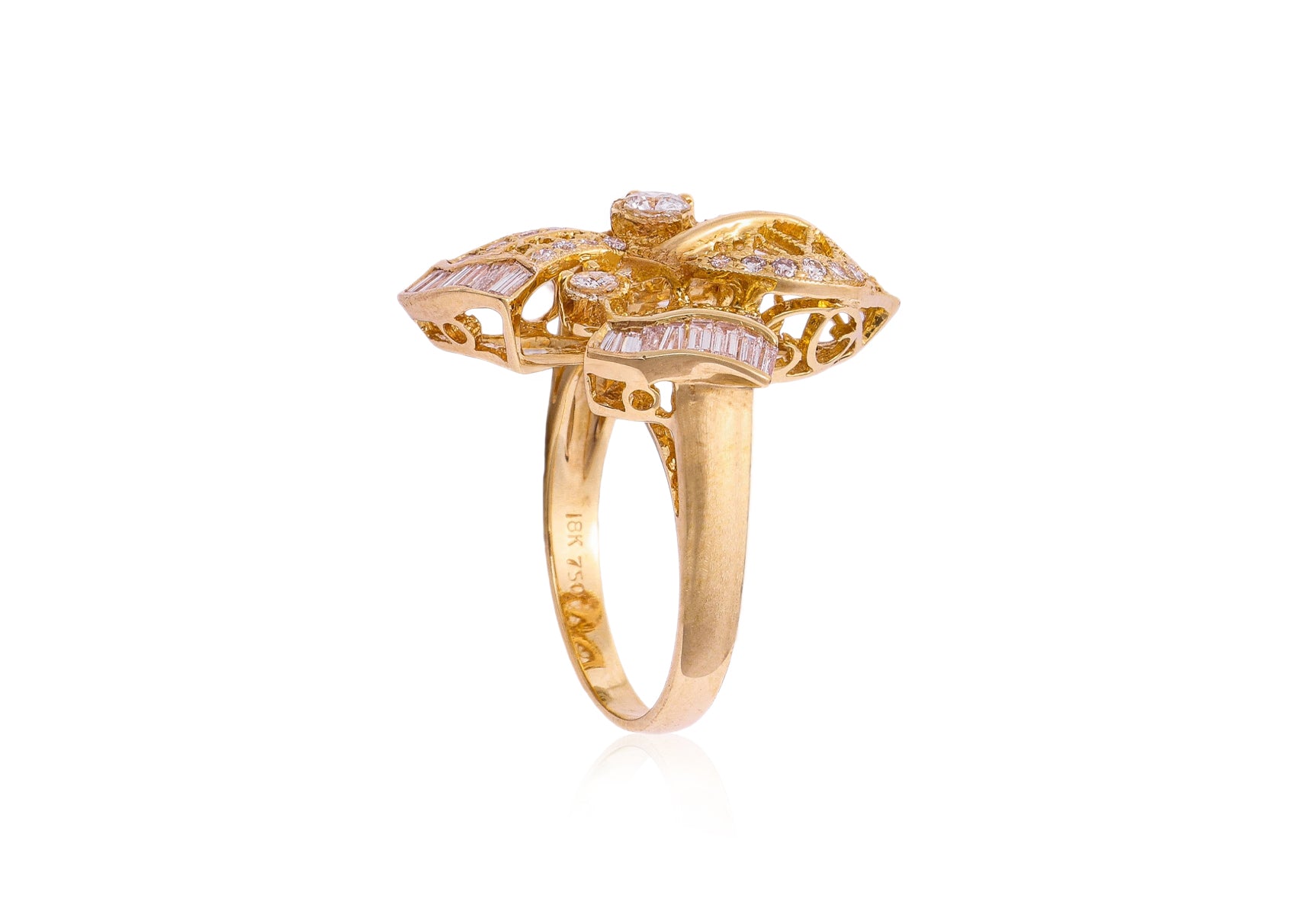 A DIAMOND RIBBON RING