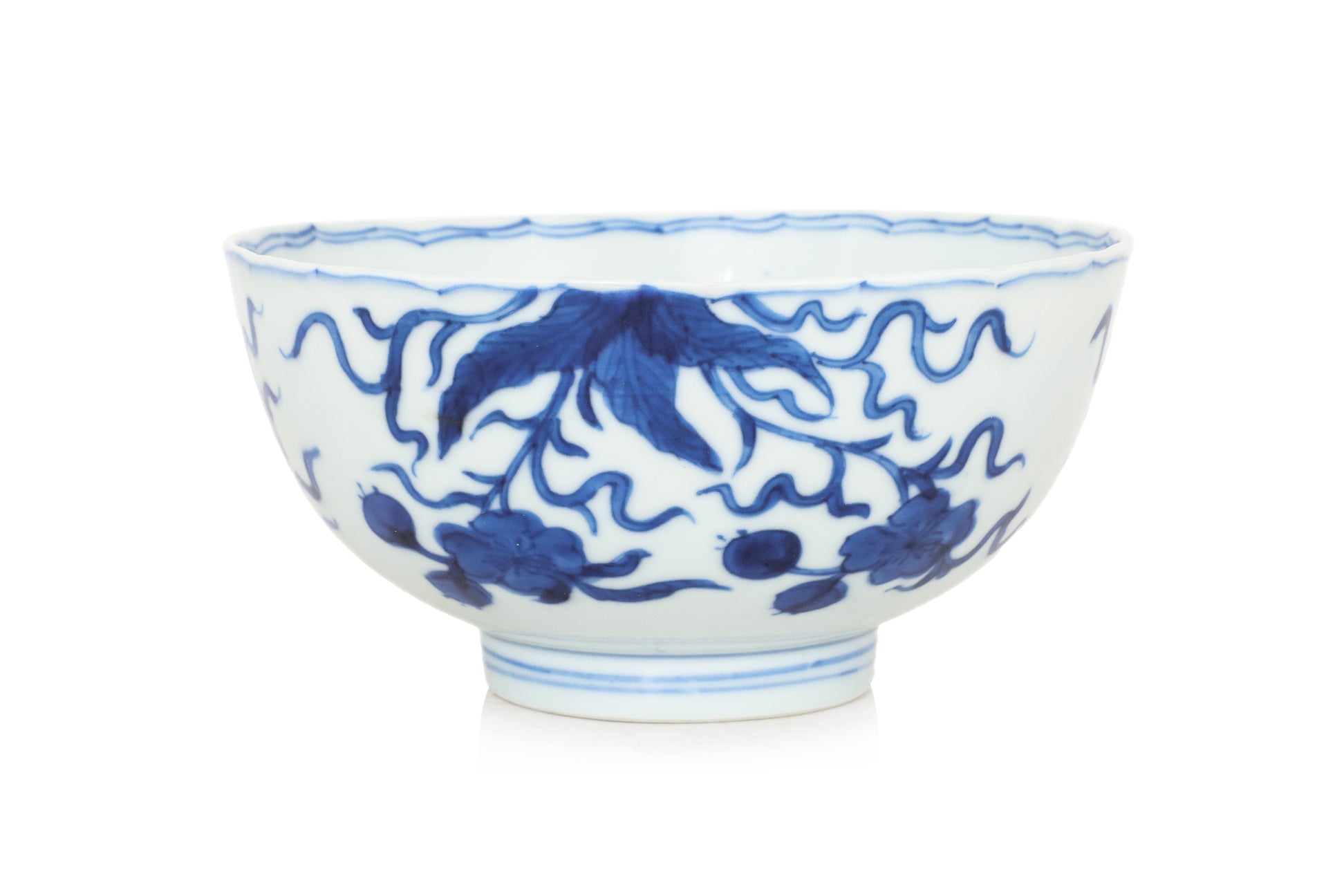 A CHINESE BLUE AND WHITE CHRYSANTHEMUM PORCELAIN BOWL