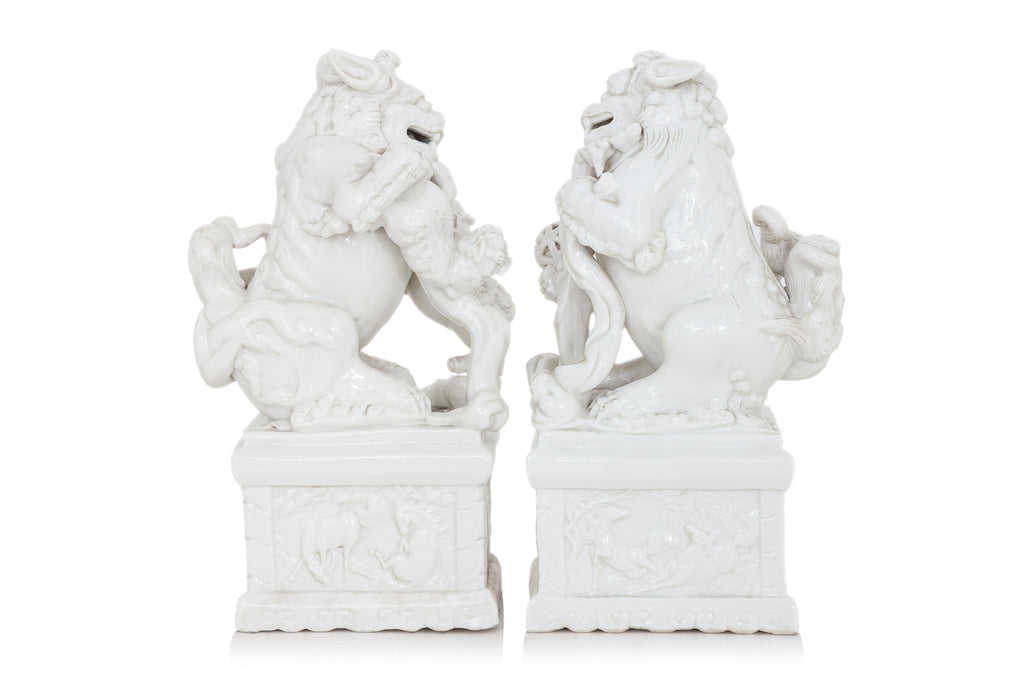 A GROUP OF THREE BLANC DE CHINE PORCELAIN FIGURES