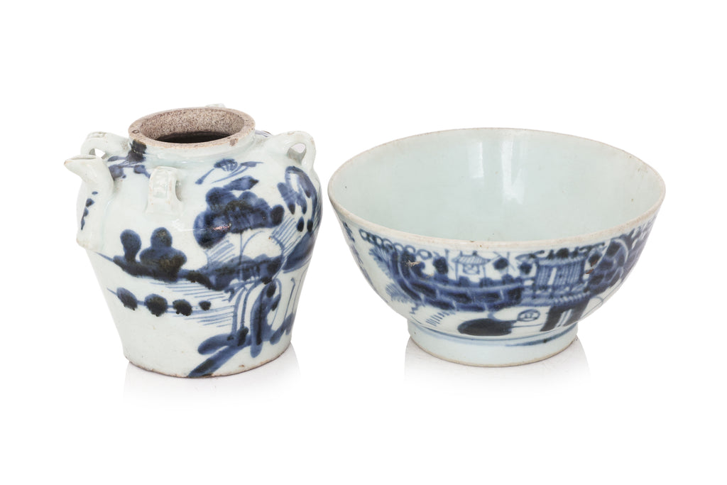 A GROUP OF FOUR BLUE AND WHITE PORCELAIN WARES