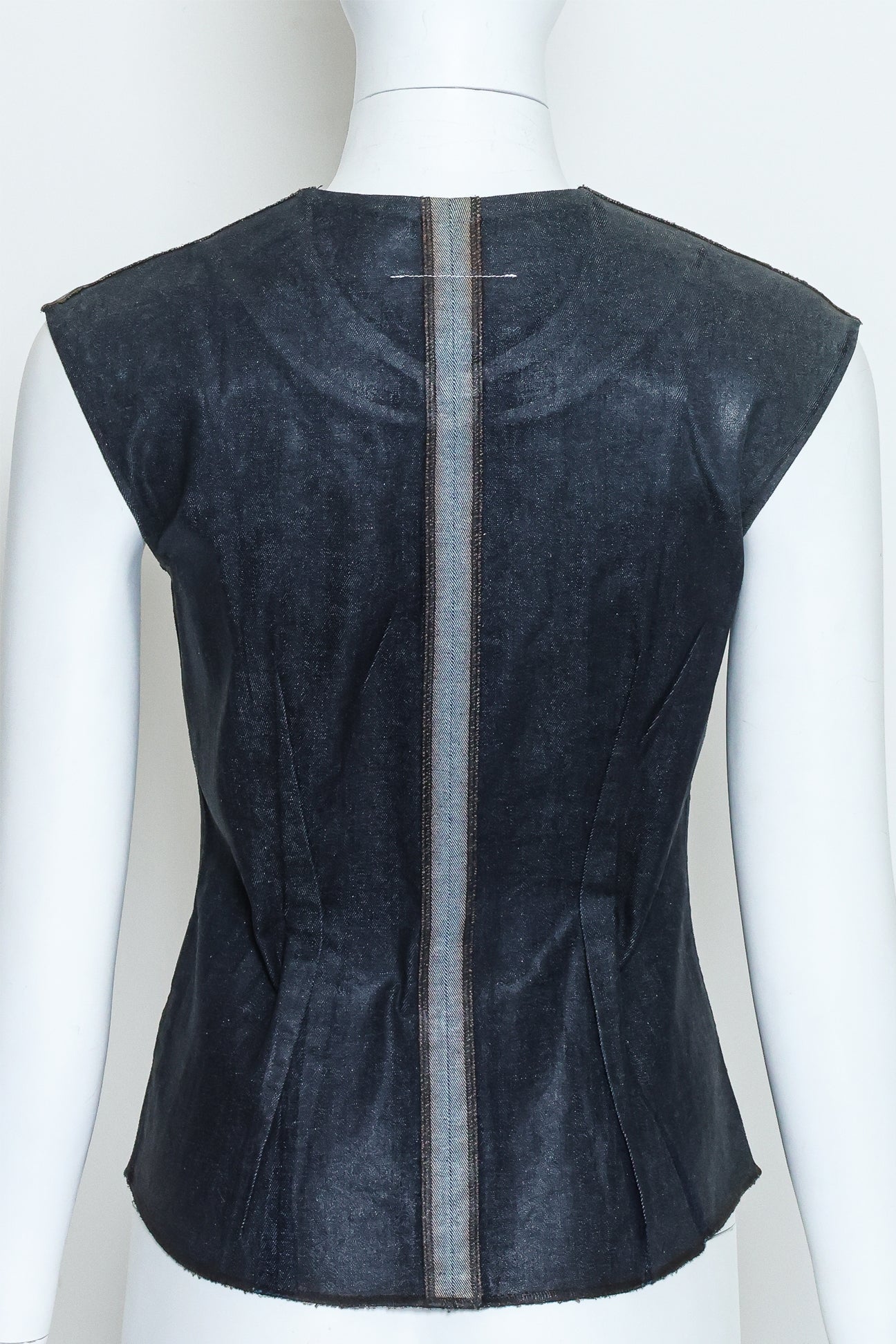 MM6 MAISON MARGIELA - A SLEEVELESS DENIM ZIP-UP SHIRT