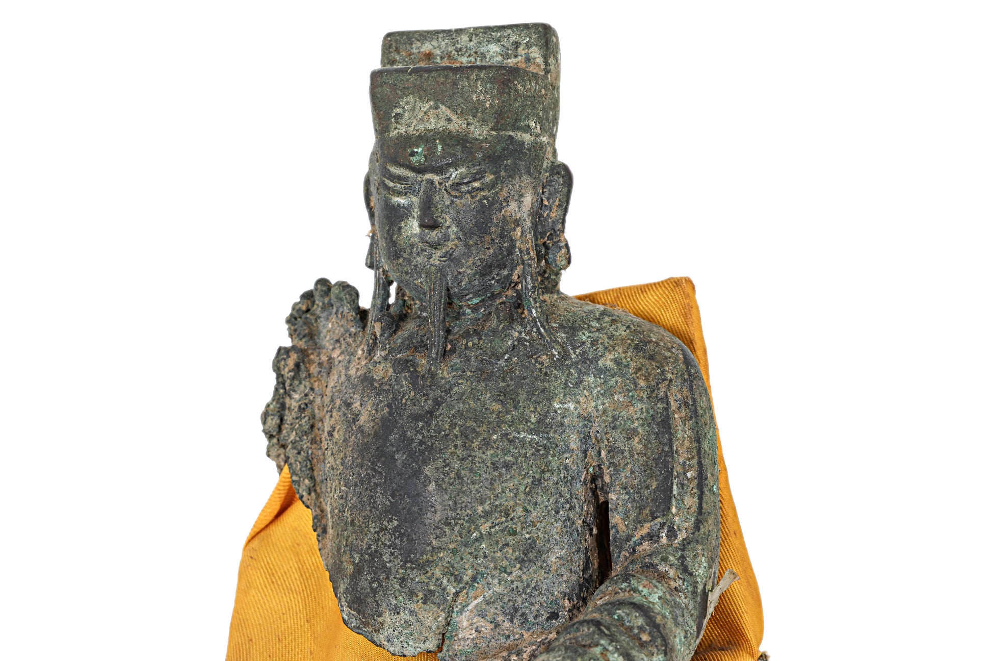 A BRONZE GUAN DI FIGURAL FRAGMENT