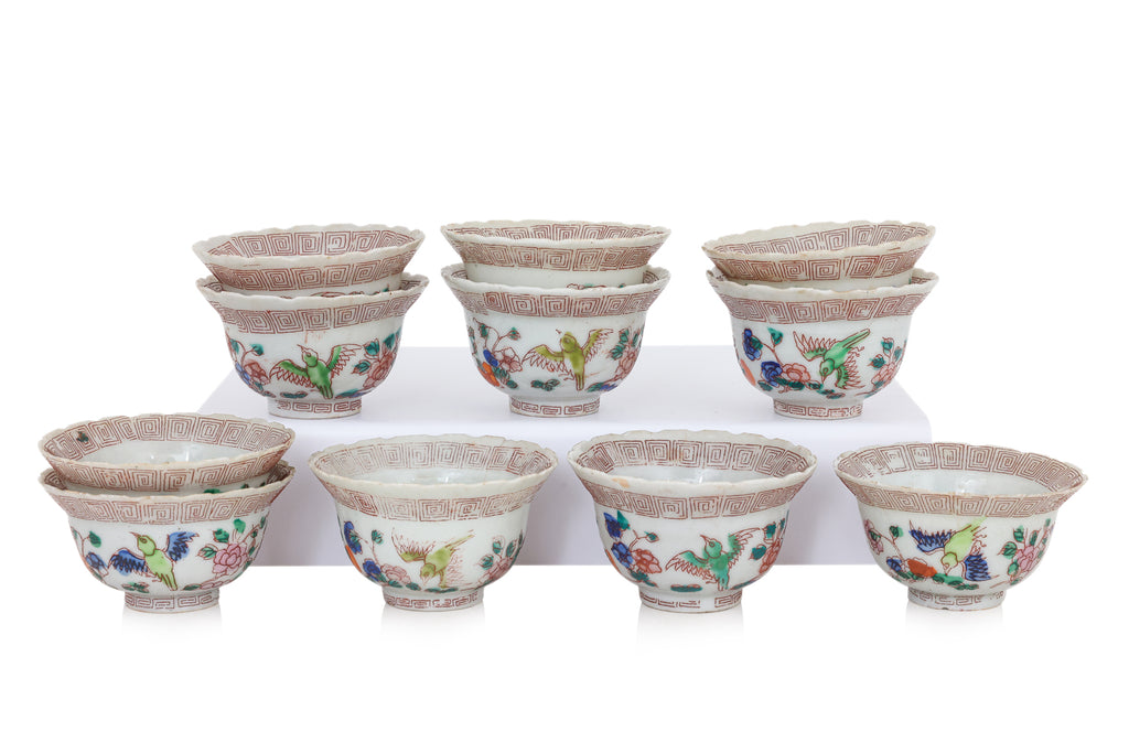 A SET OF 11 PORCELAIN TEA BOWLS