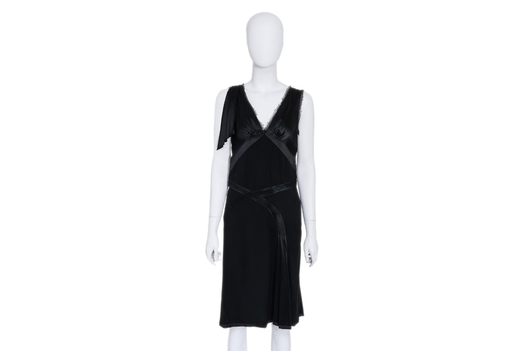 MARC JACOBS - A BLACK SATIN COCKTAIL DRESS