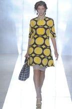MARNI - A YELLOW AND BLACK CIRCLE PRINT SHORT SLEEVE DRESS, RTW SPRING 2012
