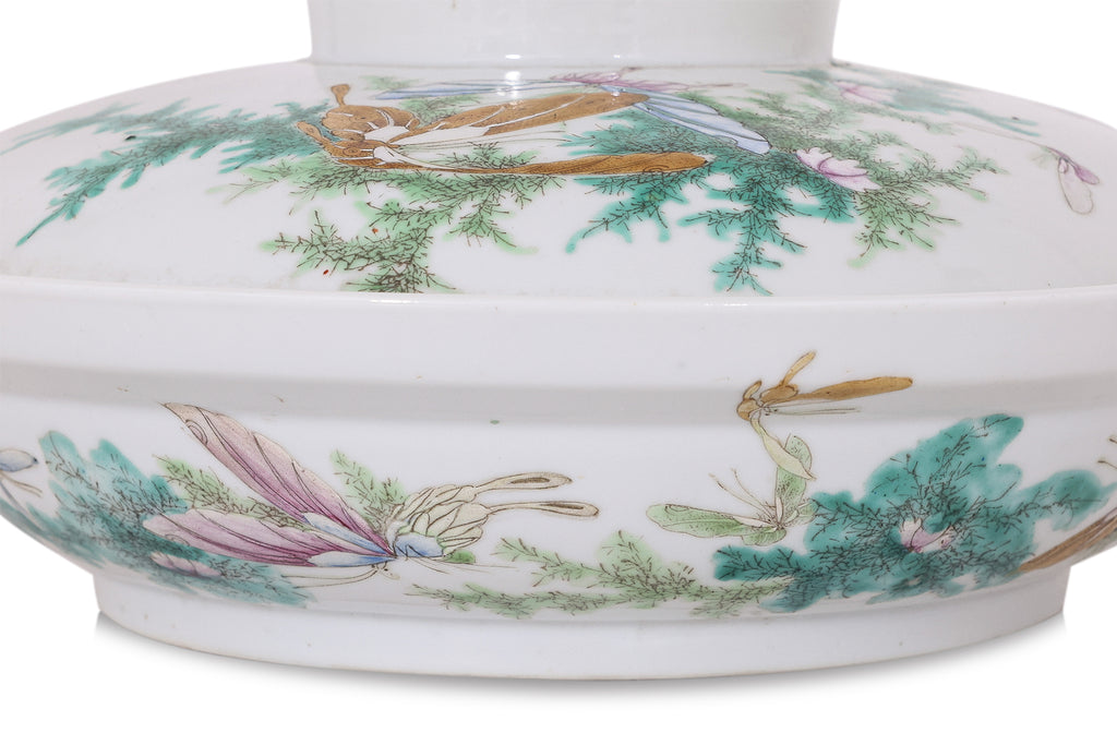 A FAMILLE ROSE PORCELAIN 'BUTTERFLIES' BOWL AND COVER
