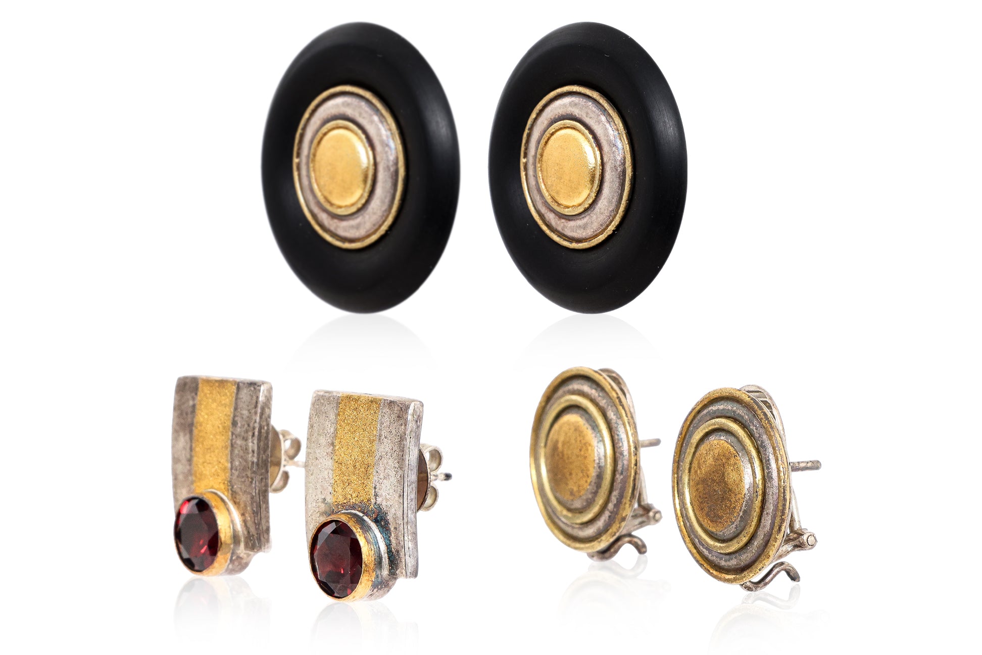 HERBERT WINSAUER - AN EARRING AND BROOCH SET TOGETHER WITH TWO PAIRS OF EARRINGS