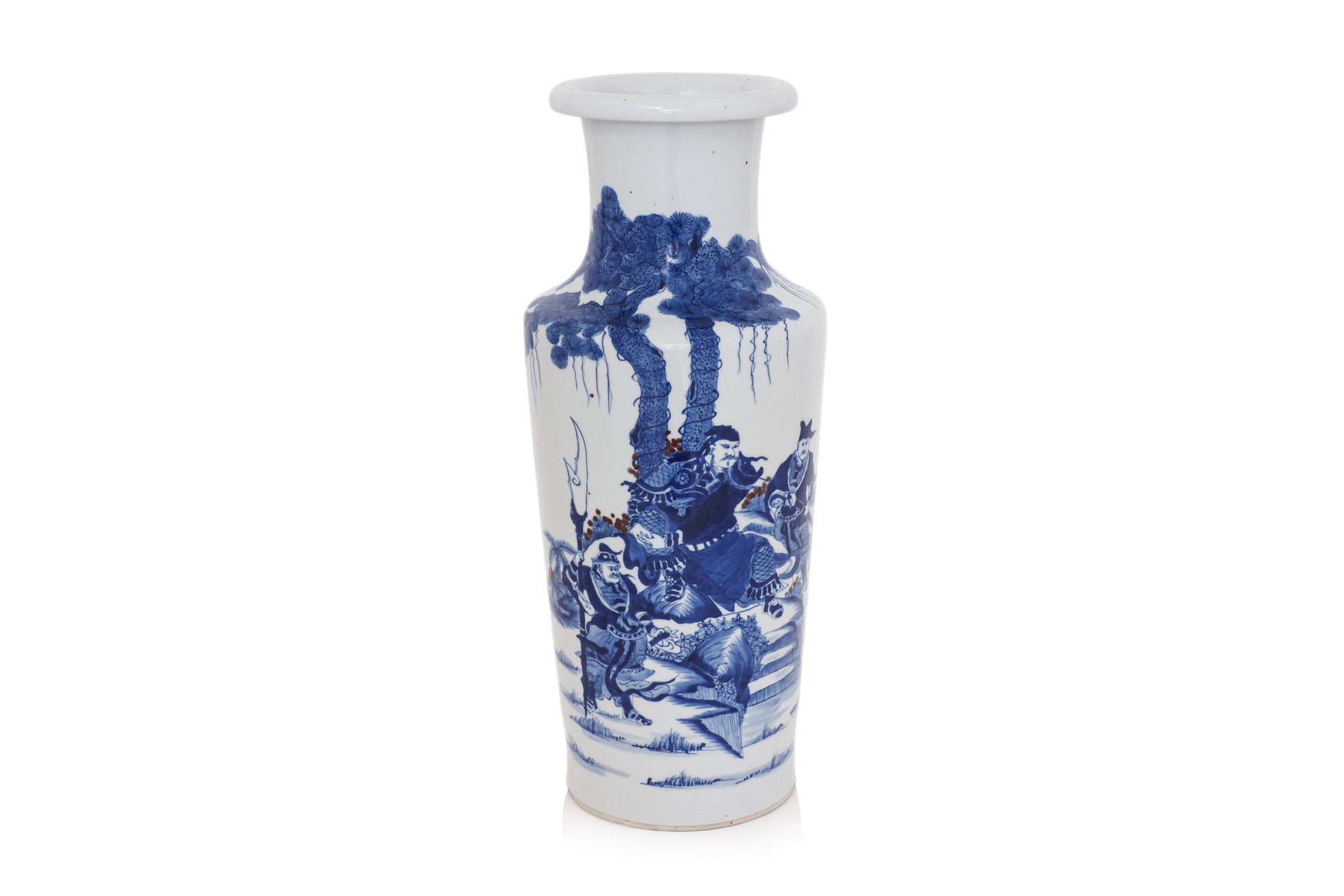 A LARGE 'THREE KINGDOMS' SUBJECT BLUE AND WHITE PORCELAIN ROULEAU VASE
