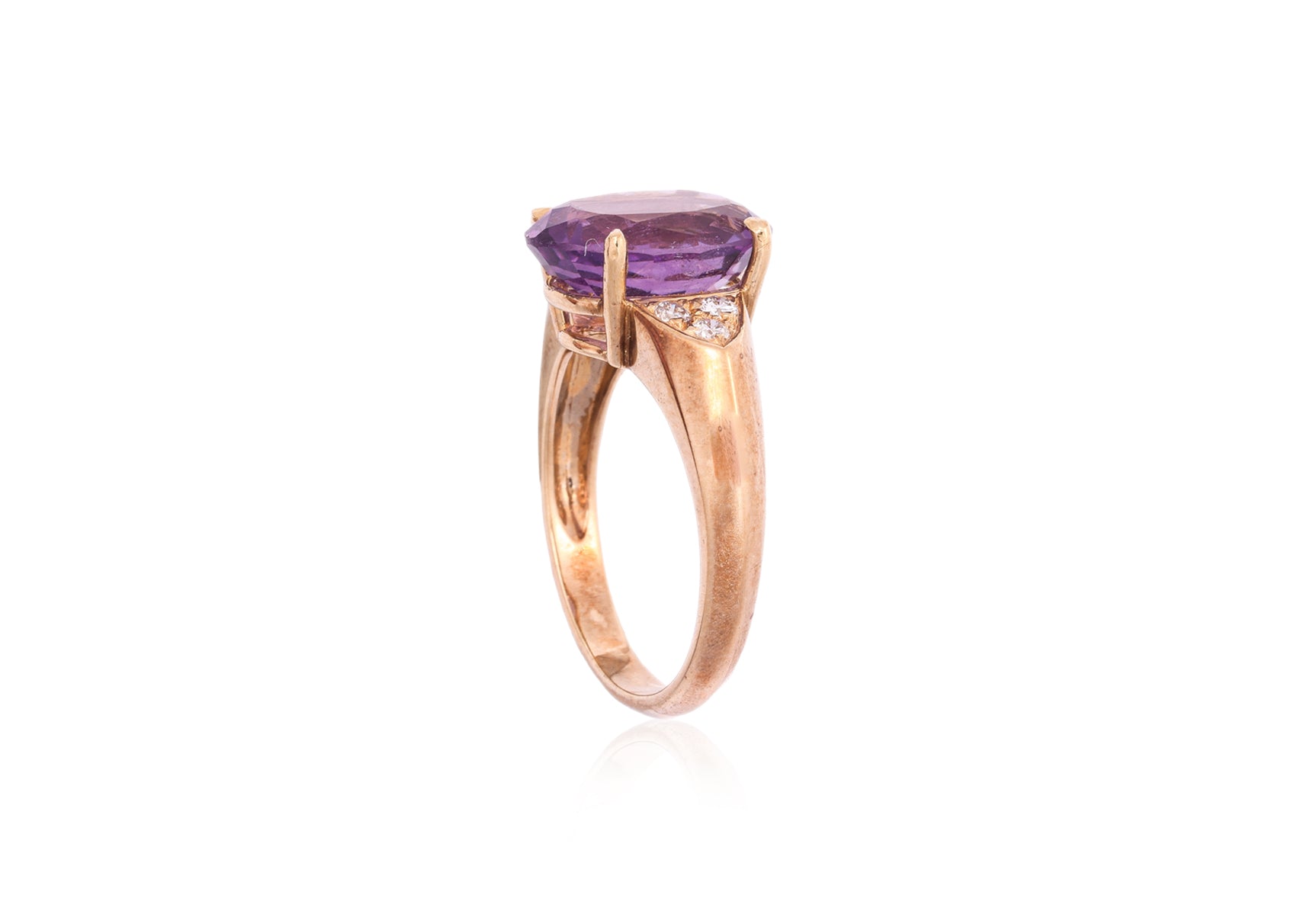 AN AMETHYST AND DIAMOND RING