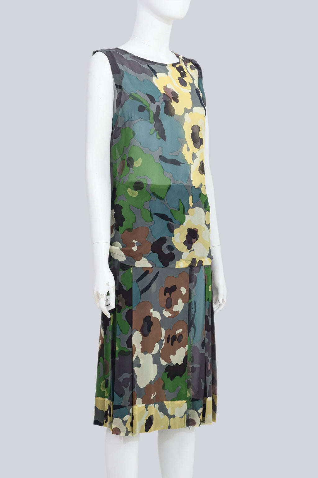 DRIES VAN NOTEN - AN ABSTRACT PRINTED SILK TWO PIECE ENSEMBLE