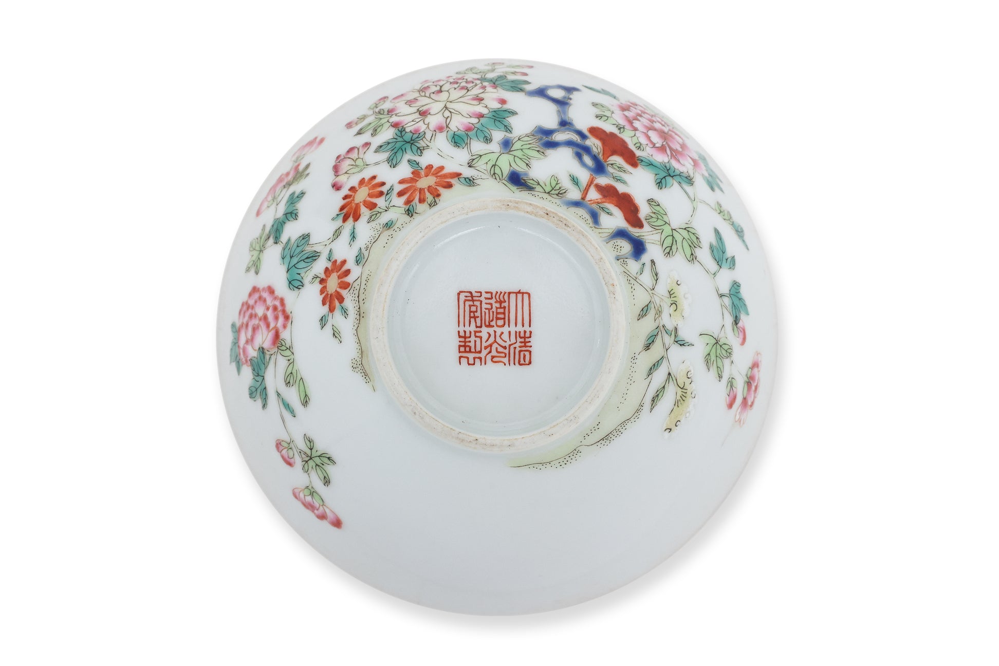 A FAMILLE ROSE FOLIATE RIM 'FLORAL' BOWL