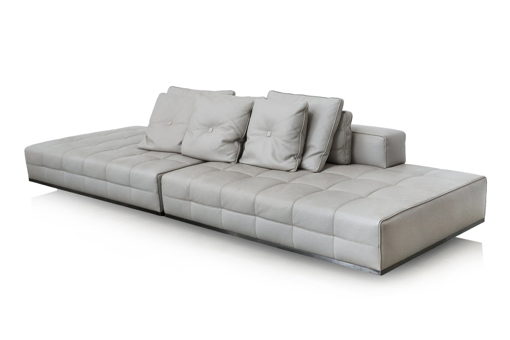 A MINOTTI CONTEMPORARY TWO PIECE LEATHER SOFA